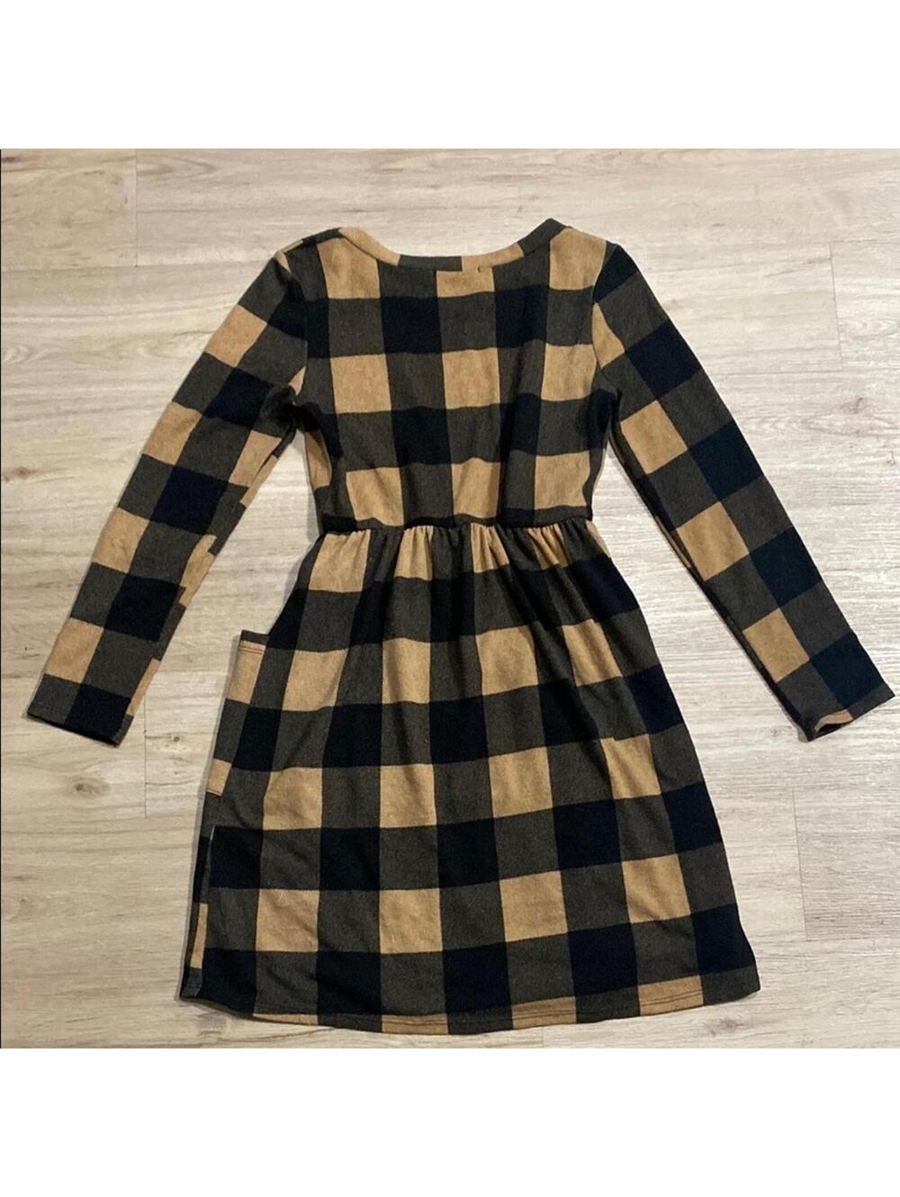 Gilli Black and Tan Plaid Long Sleeve Dress - Picture 14 of 15